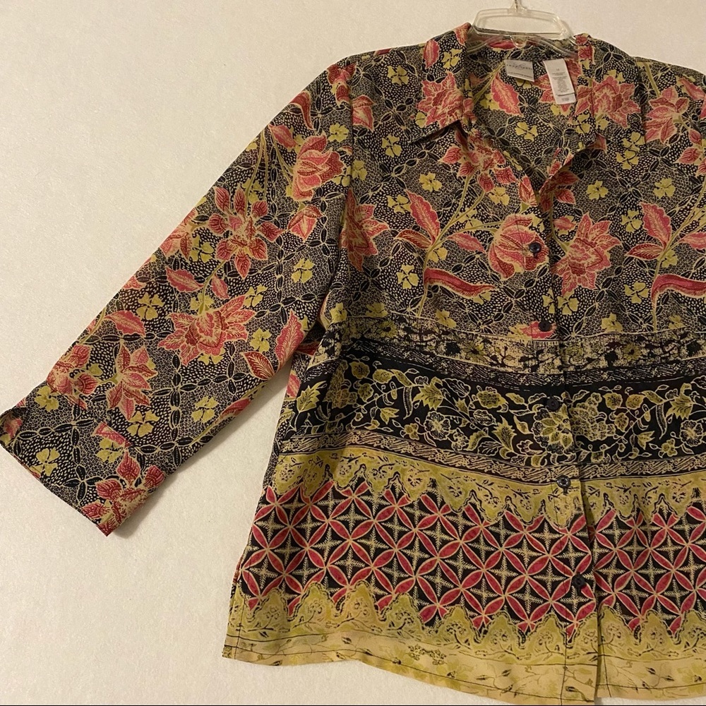 Emma James Button Down Top Blouse Floral Mixed Lagen look Boho Flowy Cardigan